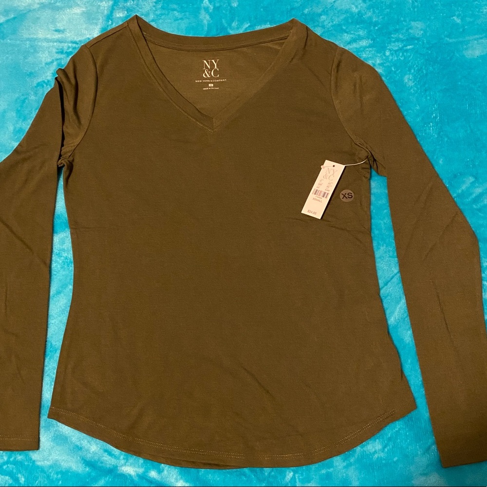NY&C Long Sleeve V-Neck Blouse Size XS NWT Green
